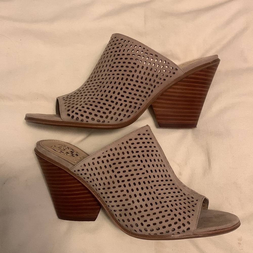 NWOT Tags Vince Camuto Devina Peep Toe Heels